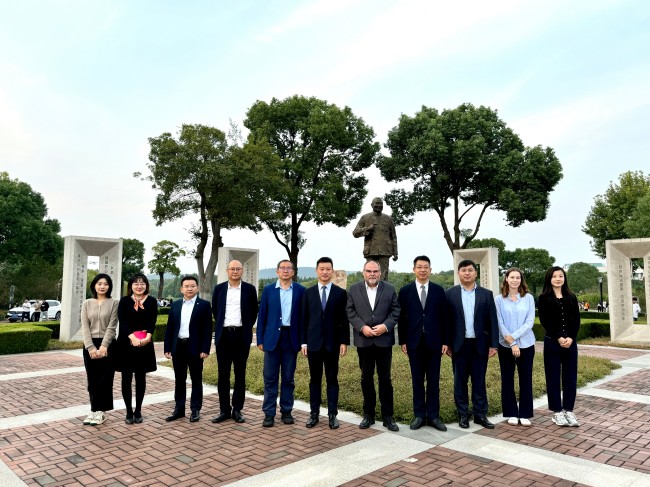 会后合影(1).jpg