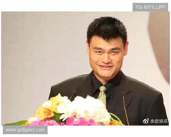 男星与姚明的友谊故事:跨界合作与共同成长的精彩瞬间 男星与姚明的友谊故事:跨界合作与共同成长的精彩瞬间