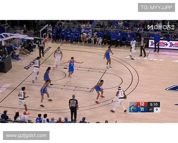 阿夫迪亚强势突破吸引防守包夹助攻卡马拉空切上篮造犯规完成关键反超